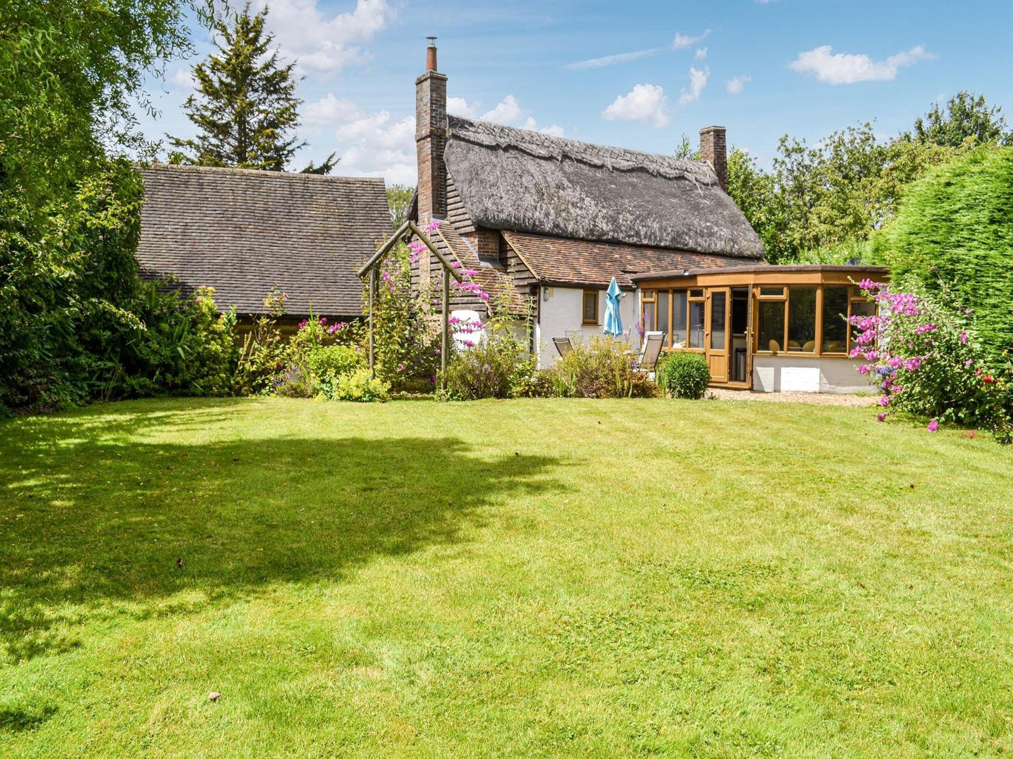 The Old Thatched Cottage Tenterden Eksteriør billede